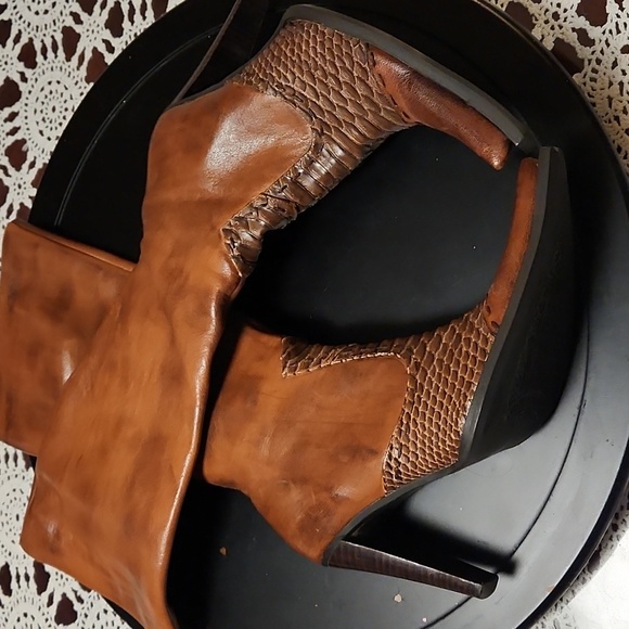 Dollhouse  boots - Picture 6 of 10